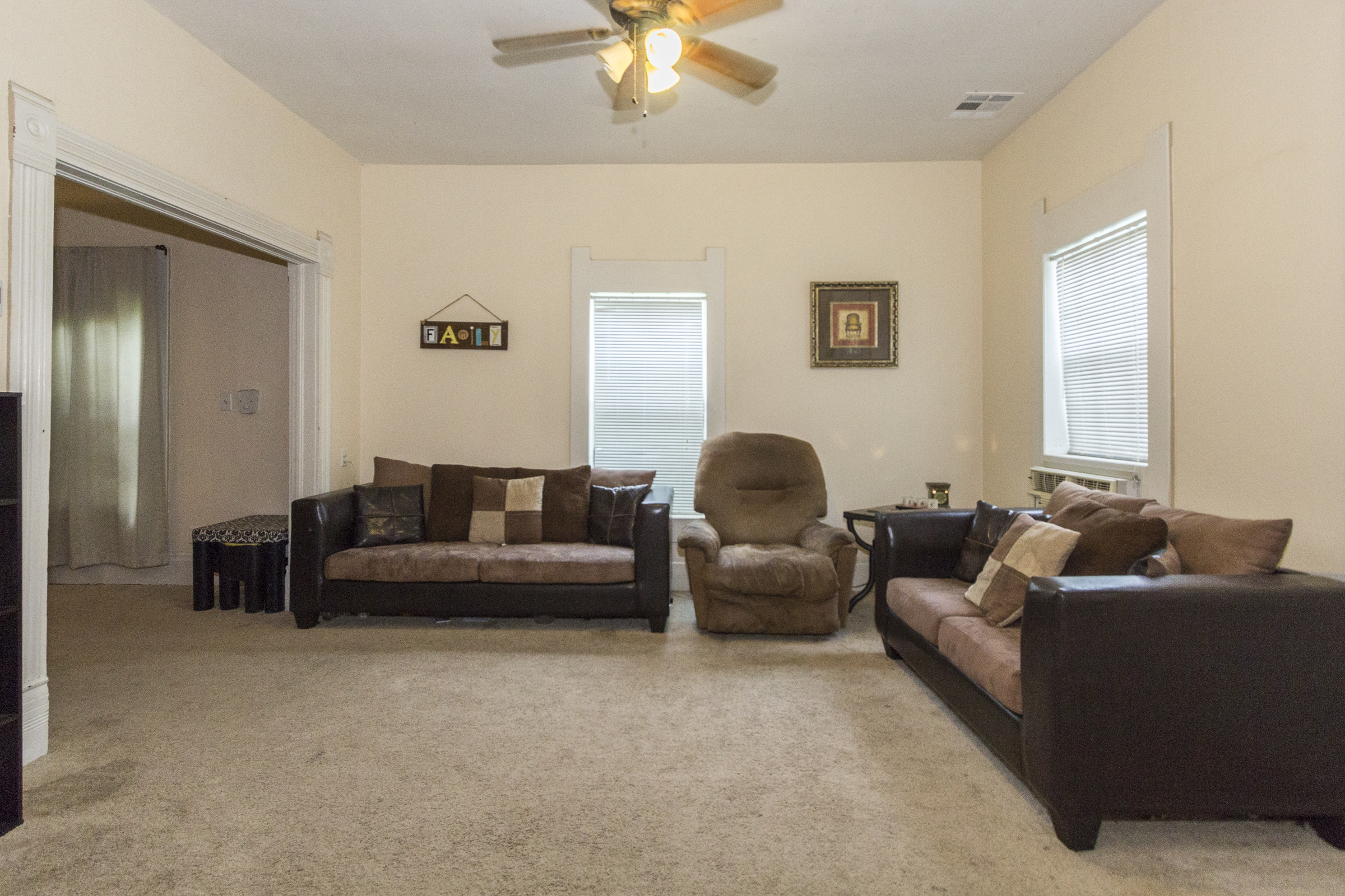 204 W Walnut Street, Coweta, OK 74429