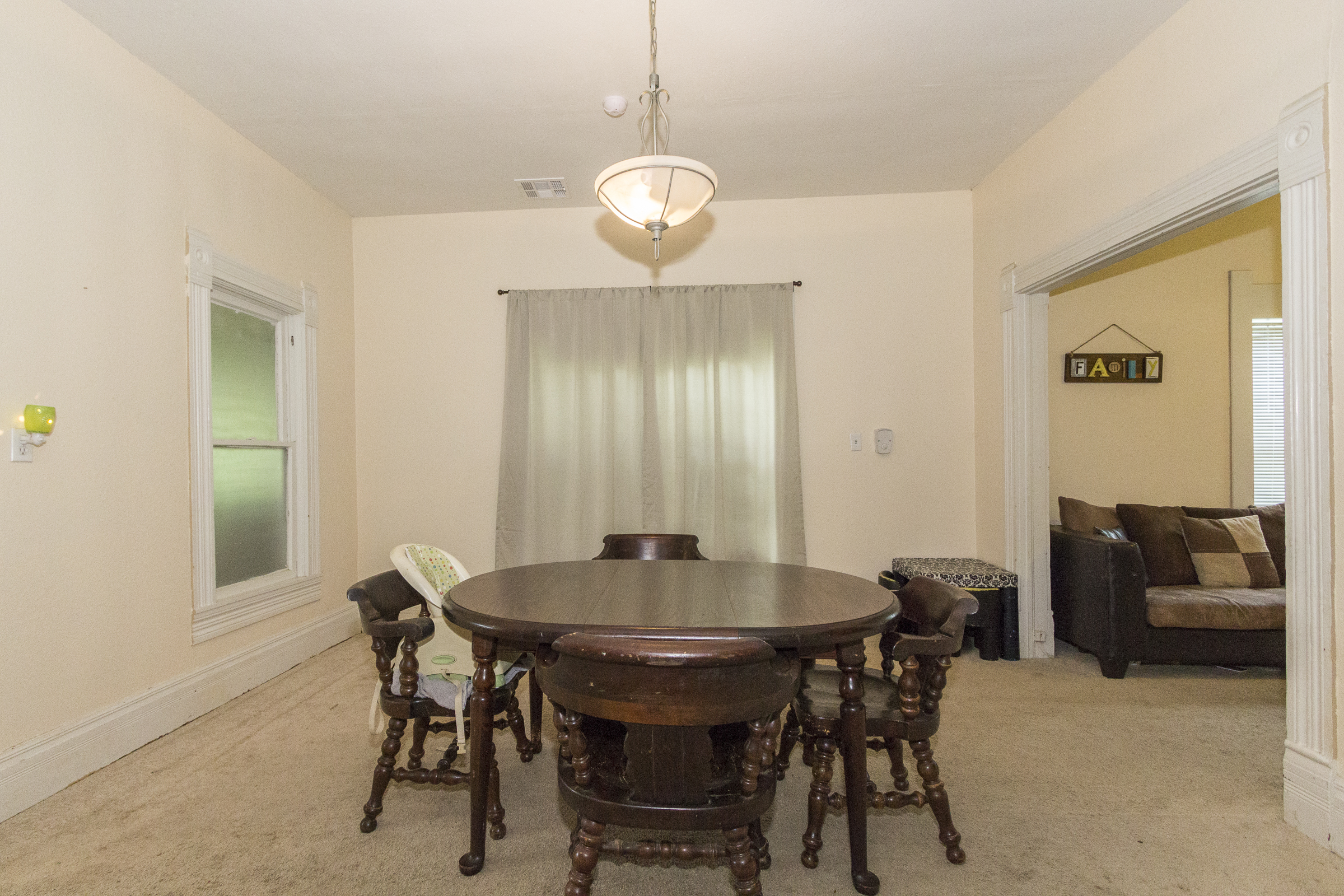204 W Walnut Street, Coweta, OK 74429