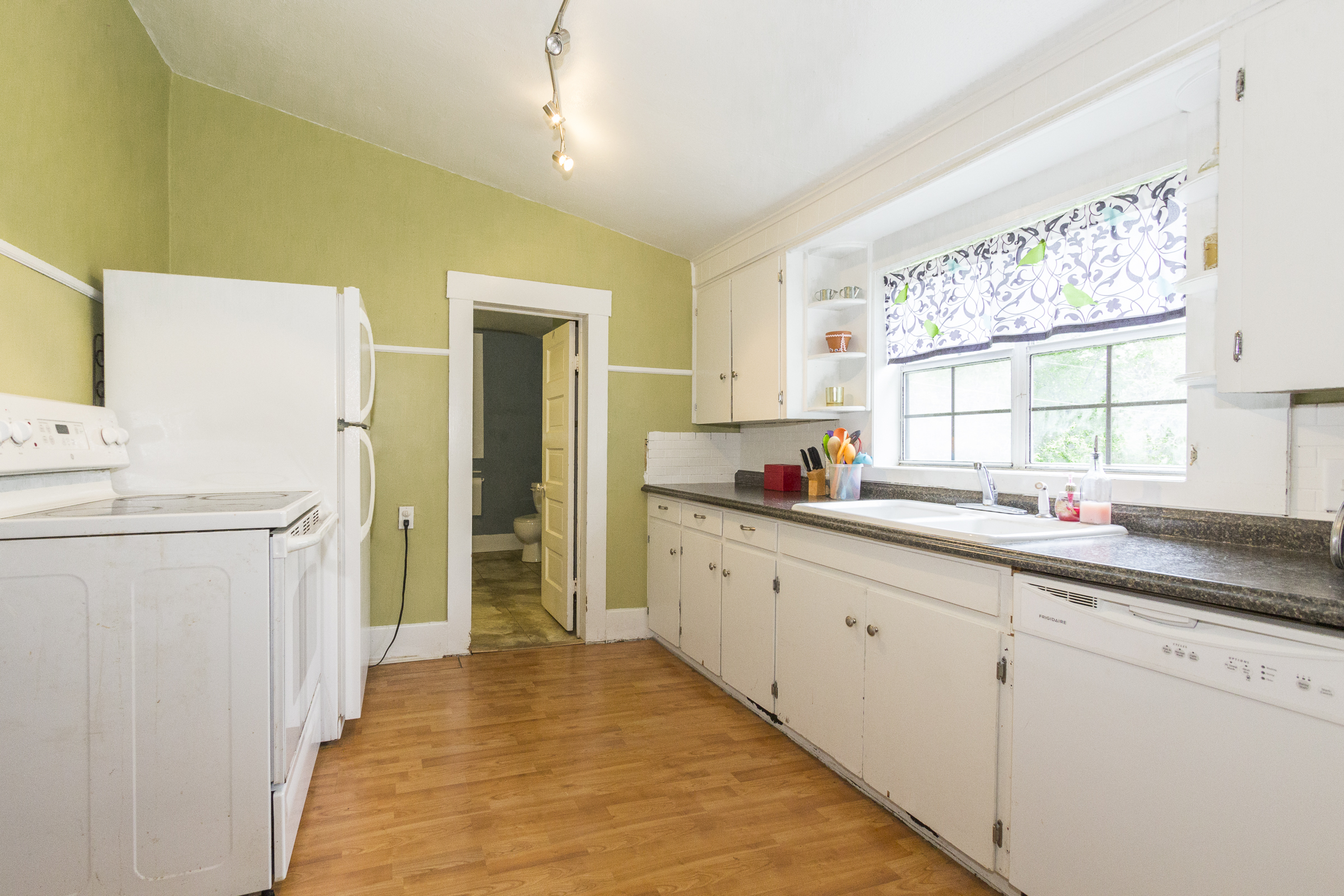 204 W Walnut Street, Coweta, OK 74429