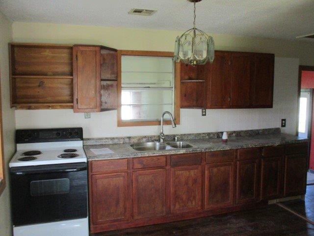 1757 Buck DrEufaula, OK, 74432Mcintosh County