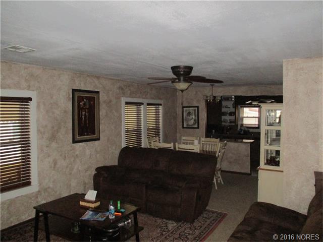 215 S 3rd, Eufaula, OK 74432