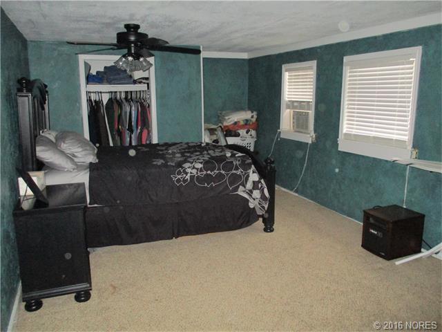 215 S 3rd, Eufaula, OK 74432