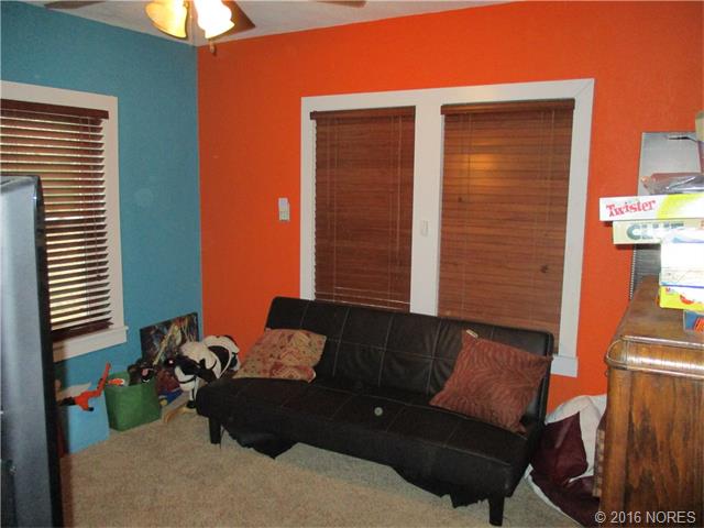 215 S 3rd, Eufaula, OK 74432