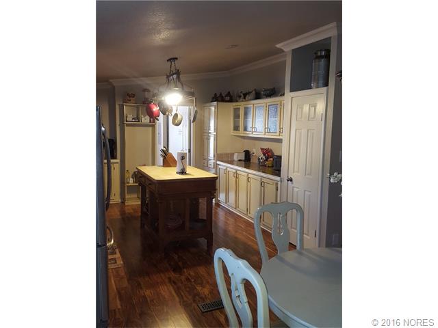 324 Pine Road, Eufaula, OK 74432