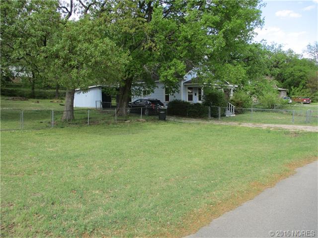 610 W Merrick Street, Henryetta, OK 74437