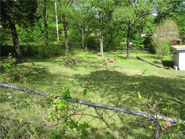 610 W Merrick Street, Henryetta, OK 74437