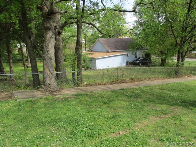 610 W Merrick Street, Henryetta, OK 74437
