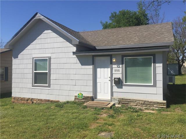 808 W Meacham Street, Henryetta, OK 74437
