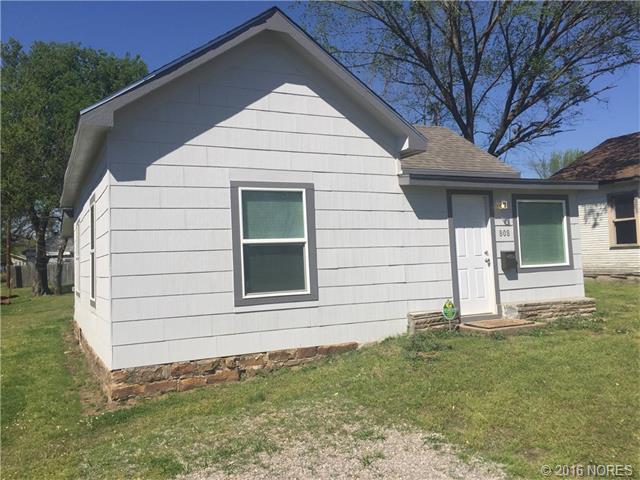 808 W Meacham Street, Henryetta, OK 74437