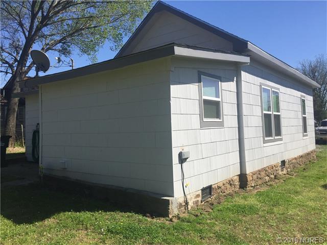 808 W Meacham Street, Henryetta, OK 74437