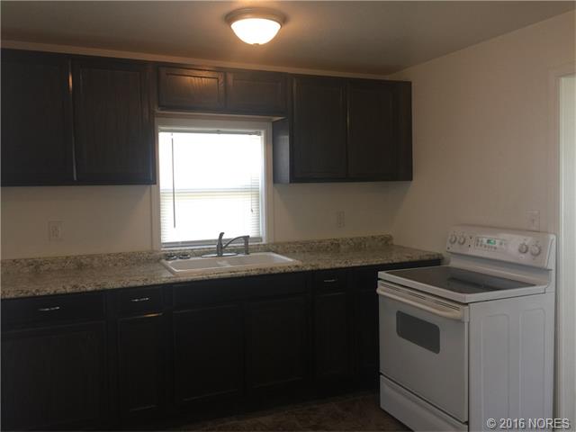 808 W Meacham Street, Henryetta, OK 74437