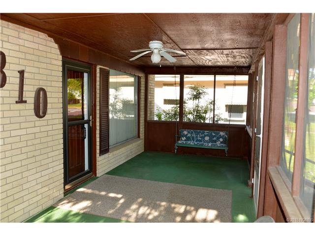 810 W Broadway Street, Henryetta, OK 74437