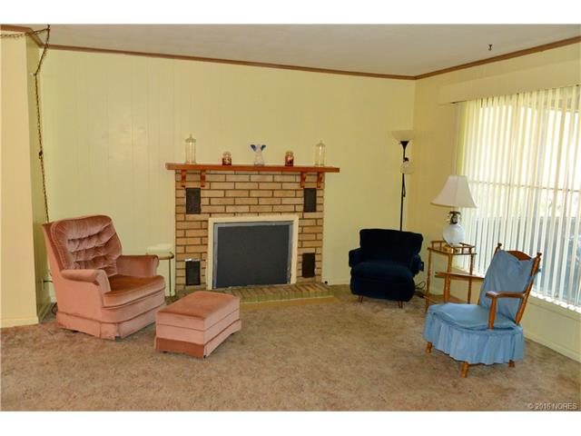 810 W Broadway Street, Henryetta, OK 74437