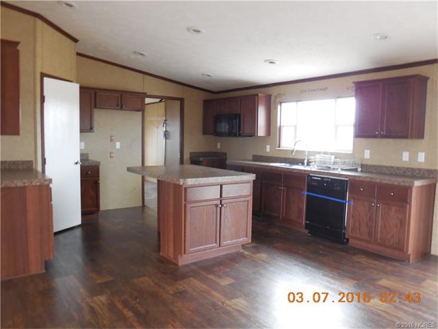 23165 S 250 Road, Henryetta, OK 74437