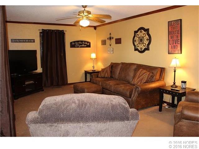 215 E Ozark Street, Morris, OK 74445