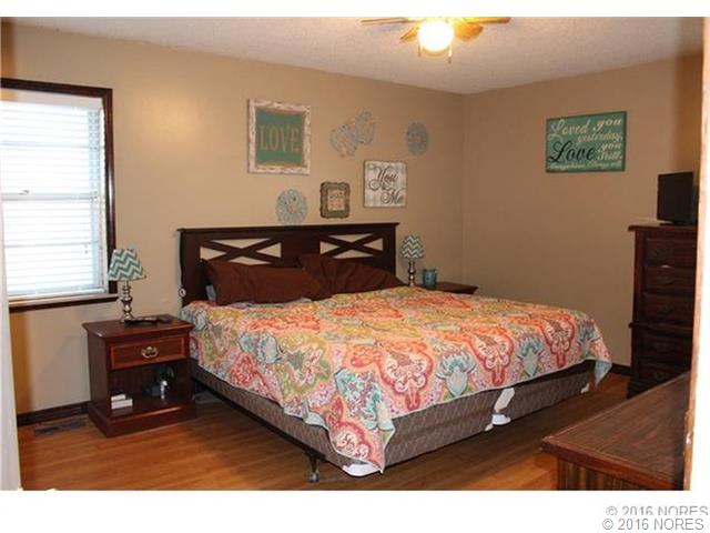 215 E Ozark Street, Morris, OK 74445