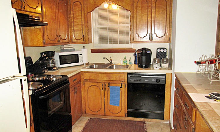 285 N. MOCCASIN AVE., Tahlequah, OK 74464