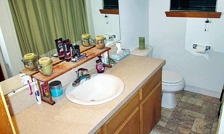 285 N. MOCCASIN AVE., Tahlequah, OK 74464