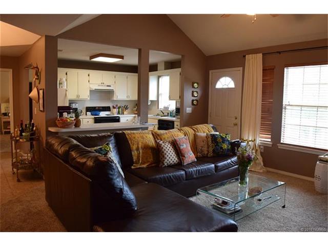 1207 W 1st Street, Tahlequah, OK 74464