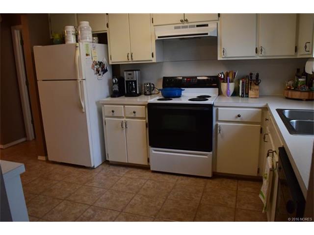 1207 W 1st Street, Tahlequah, OK 74464