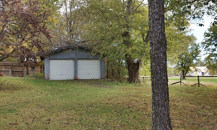 1070 N. BRYANT RD., Tahlequah, OK 74464