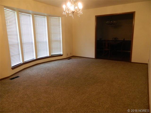 618 W Downing Street, Tahlequah, OK 74464