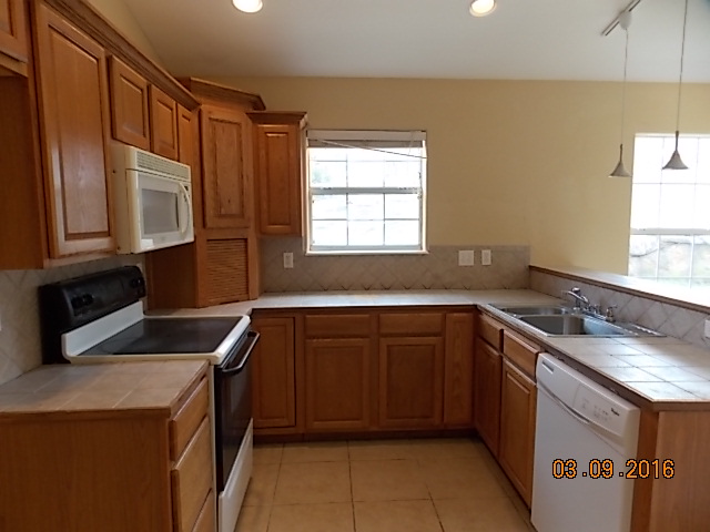 22175 S Black Valley Rd, Tahlequah, OK 74464