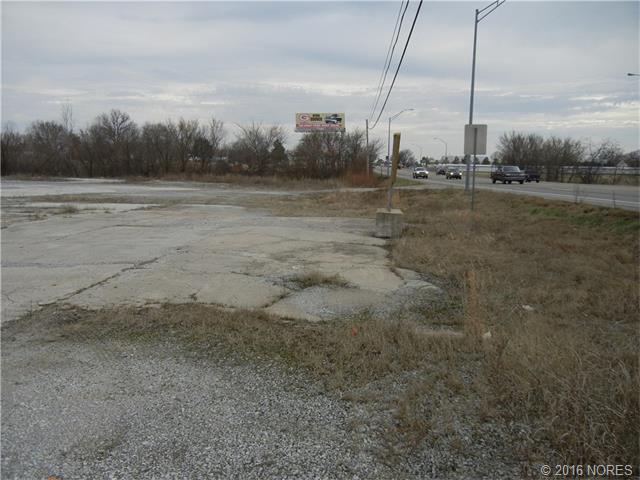 S Dewey Avenue, Wagoner, OK 74467