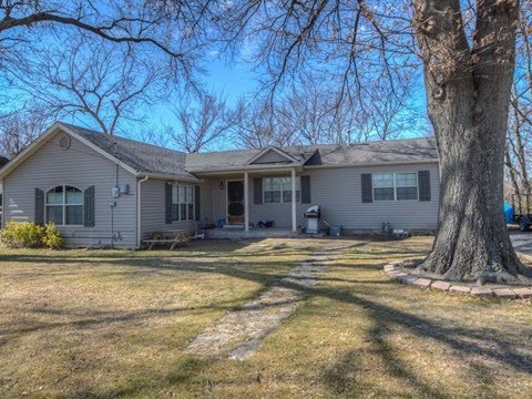 106 S Gertrude Avenue, Wagoner, OK 74467