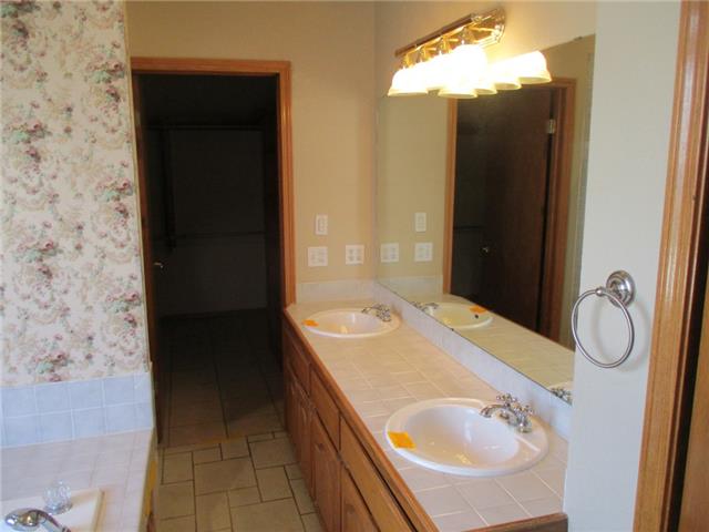 32 Georgetown CirMcalester, OK, 74501Pittsburg County