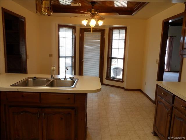 2503 Falcon Lane, McAlester, OK 74501