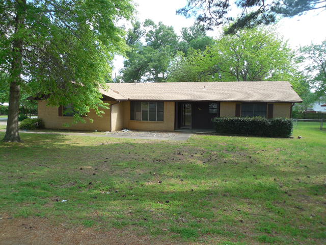 708 N.E. 3rd., Antlers, OK 74523
