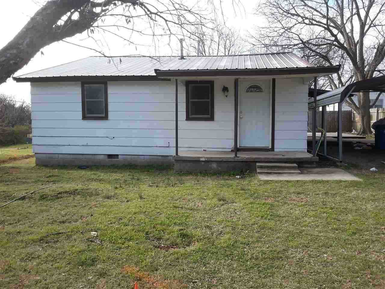 703 E Lafayette St, Coalgate, OK 74538
