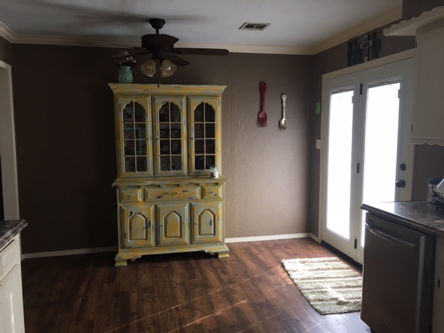 711 SW RAILROAD ST., Coalgate, OK 74538