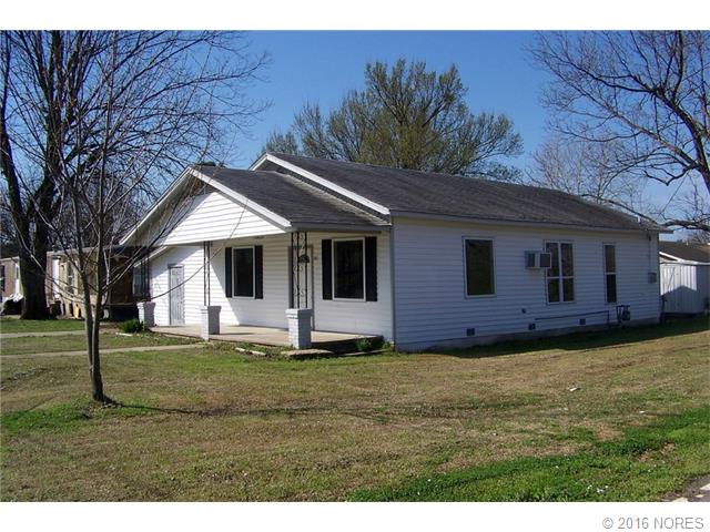 411 N L Street, Quinton, OK 74561