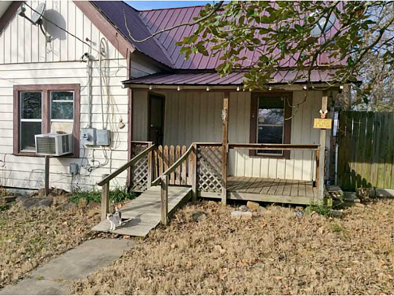 203 8Th St, Talihina, OK 74571