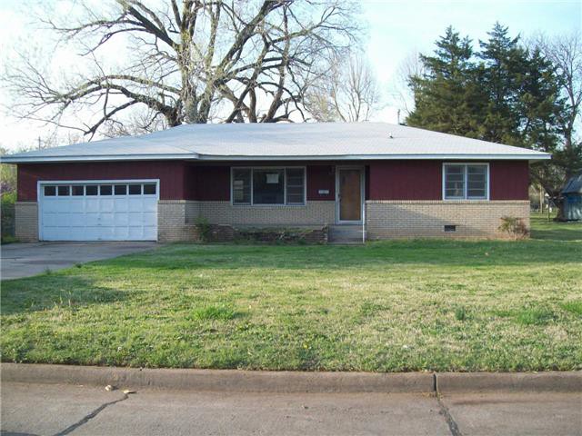 725 E Albany AvePonca City, OK, 74601Kay County