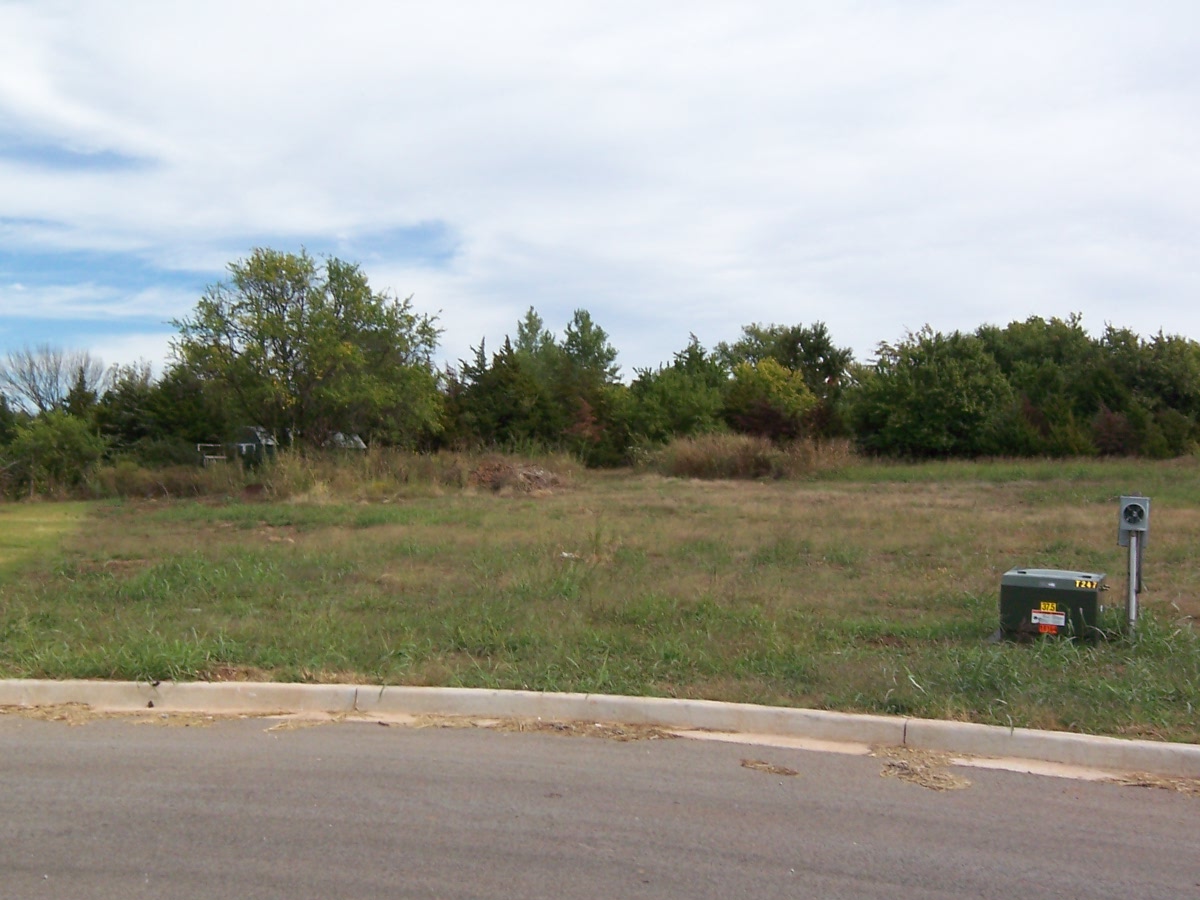 2721 Fox Crossing, Ponca City, OK 74604
