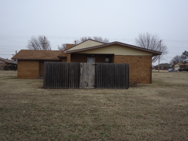 2712 Turner, Ponca City, OK 74604