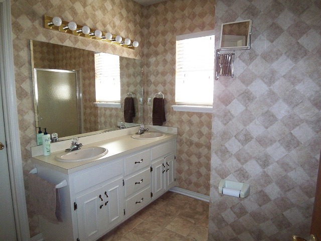1801 N Woodlands, Ponca City, OK 74604