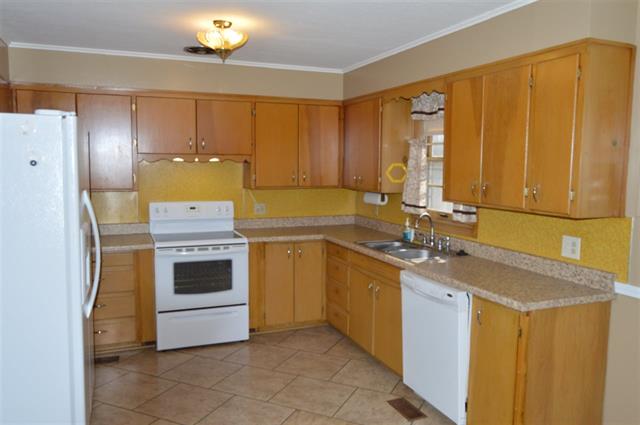 1651 S B, Blackwell, OK 74631