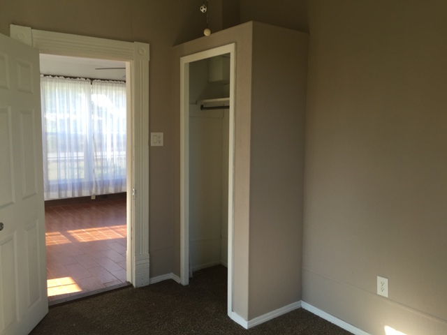 302 E Kansas, Blackwell, OK 74631