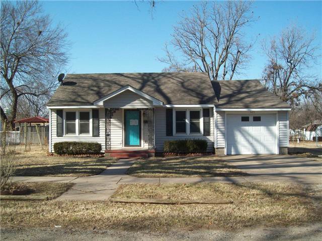 525 S Apple AveNewkirk, OK, 74647Kay County