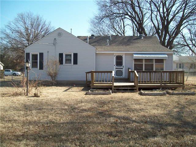 525 S Apple AveNewkirk, OK, 74647Kay County