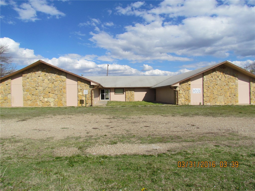 612 N Main, Newkirk, OK 74647