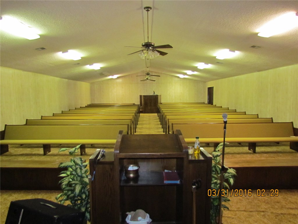 612 N Main, Newkirk, OK 74647