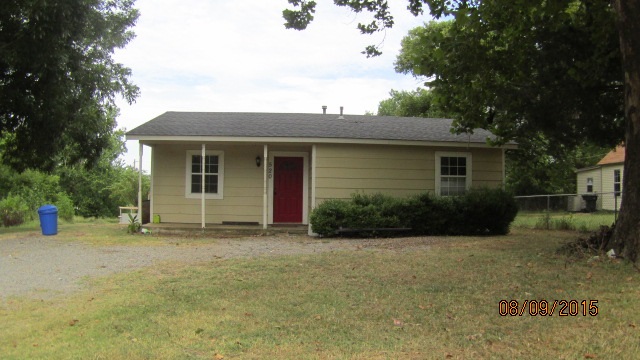 520 NE 4th Ave., Durant, OK 74701