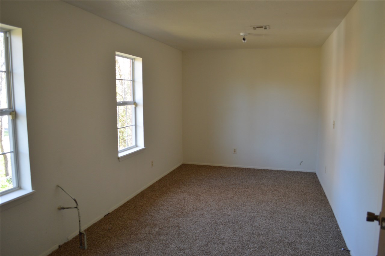 128 S McLean Drive, Durant, OK 74701