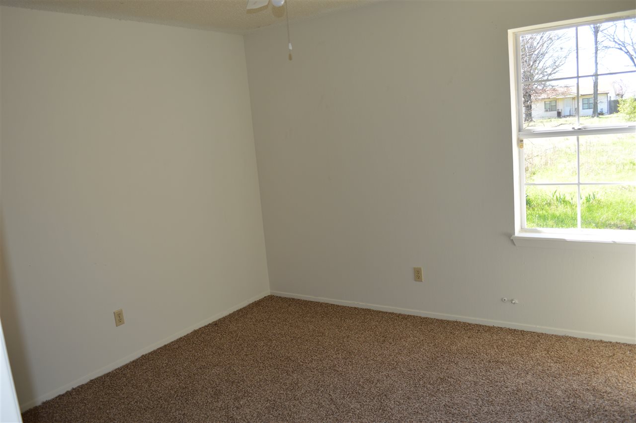 128 S McLean Drive, Durant, OK 74701