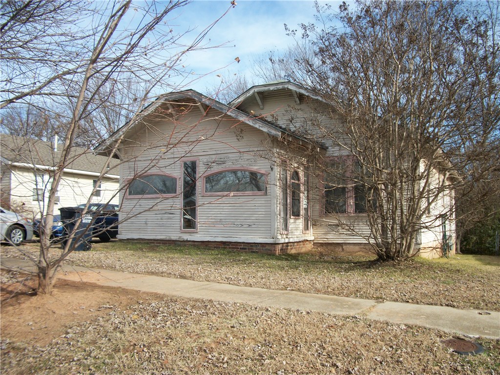 227 S Center, Shawnee, OK 74801